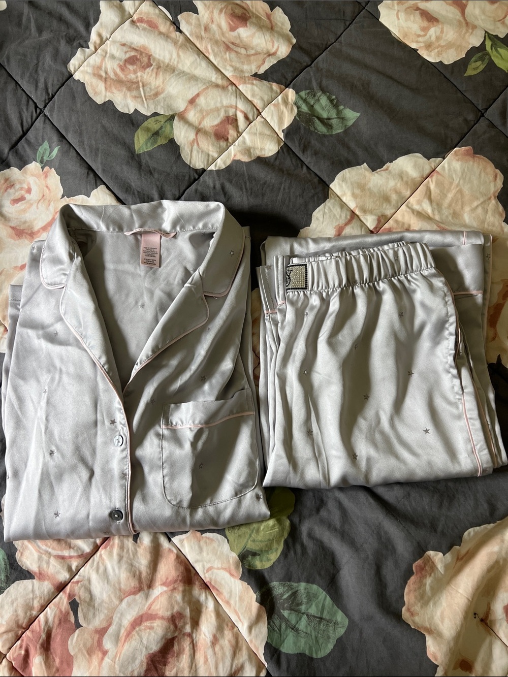 Victoria's Secret Light Gray Star-Print Satin Pajama Set